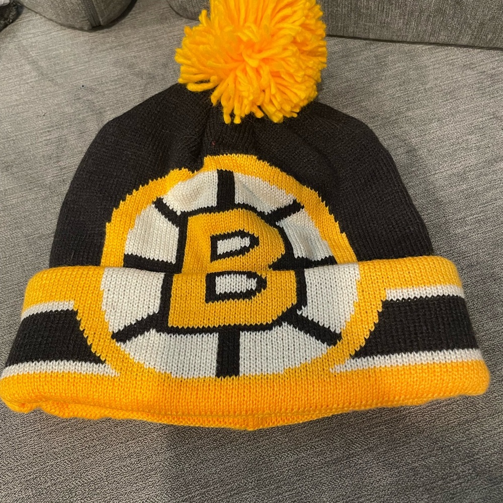 NWT CCM Boston Bruins Winter Hat
